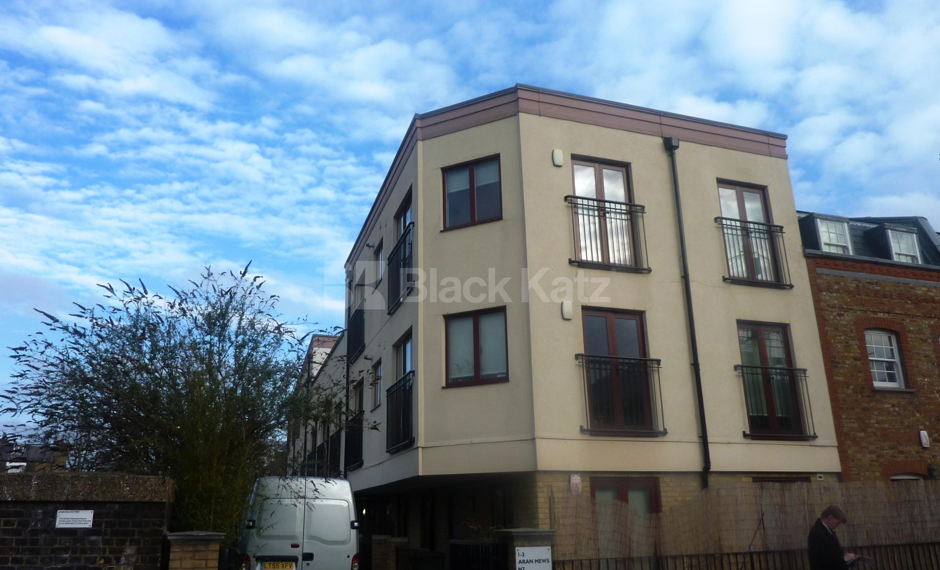 			NEW INSTRUCTION!, 2 Bedroom, 1 bath, 1 reception Flat			 Barnsbury Grove, BARNSBURY N7