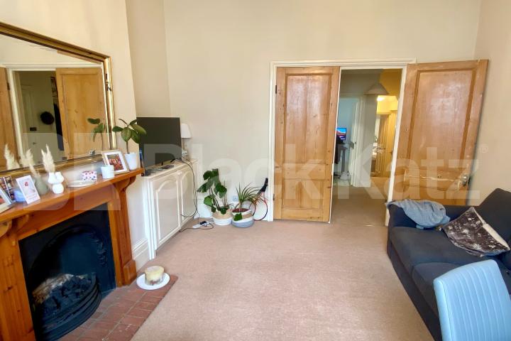 Stunning bright and airy apartment marrying period charm with modern living Alderney Street, Pimlico 