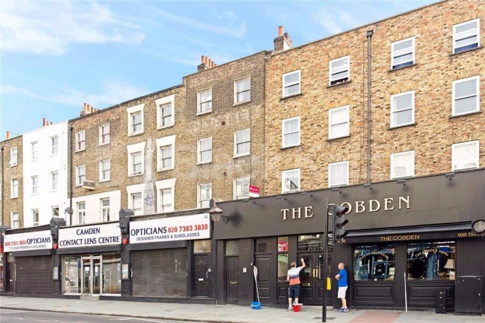5 double bedrooms, modern kitchen and bathroom and good storage space   Camden High Street, Camden