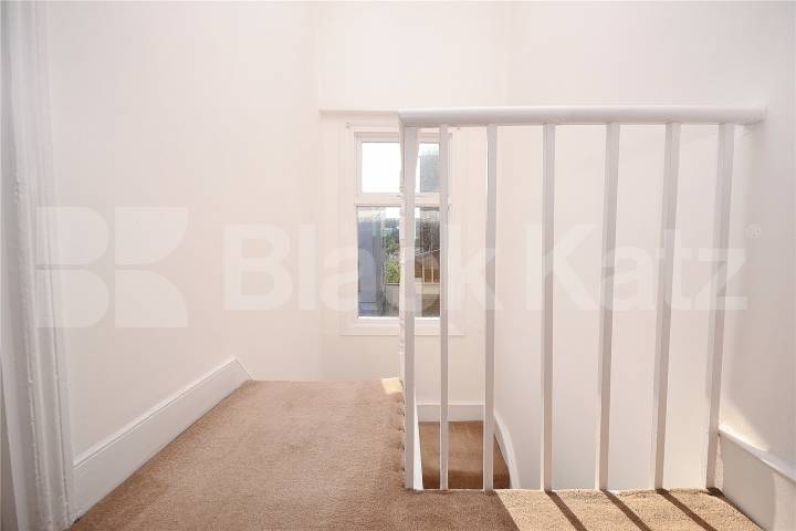 			NEW INSTRUCTION!, 2 Bedroom, 1 bath, 1 reception Flat			 Axminster Road, HOLLOWAY