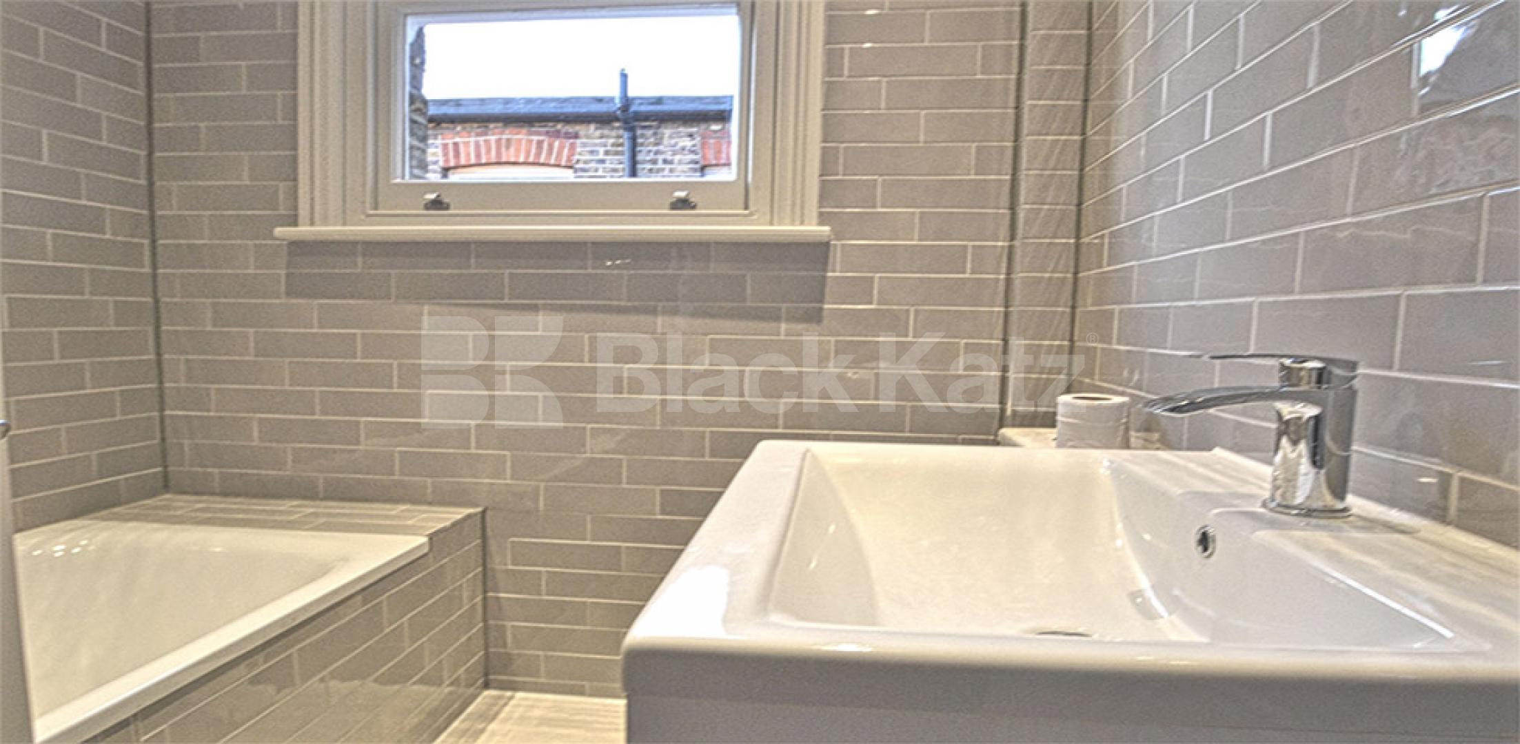 			3 Bedroom, 1 bath, 1 reception Flat			 Castellain Mansions, Castellain Road, Maida Vale