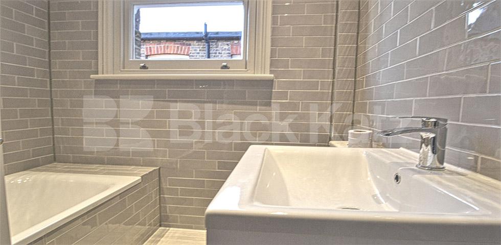 			3 Bedroom, 1 bath, 1 reception Flat			 Castellain Mansions, Castellain Road, Maida Vale