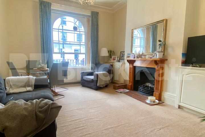 Stunning bright and airy apartment marrying period charm with modern living Alderney Street, Pimlico 