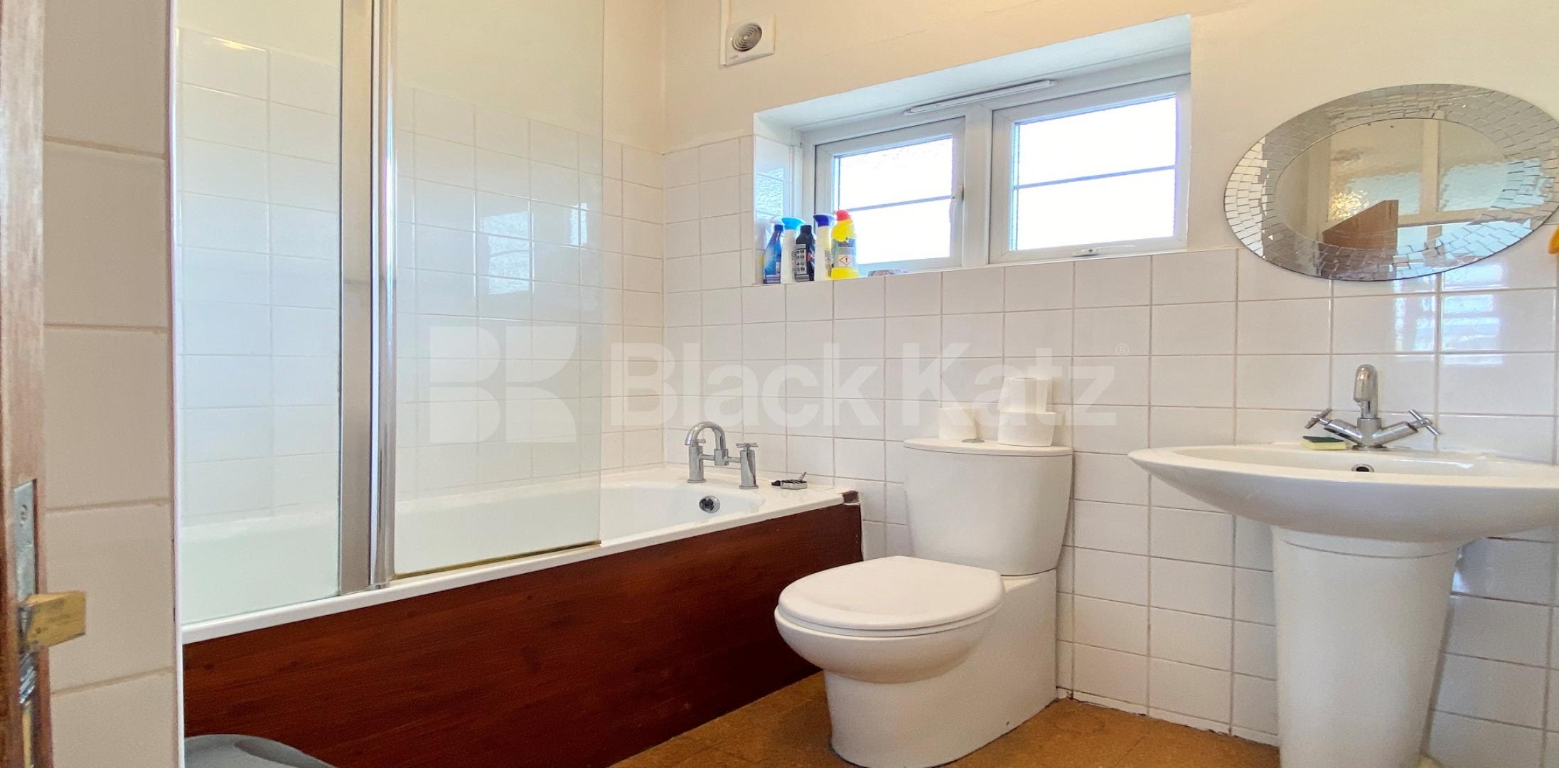 			Studio Apartment, 1 bath, 1 reception Studio			 Argyle Street  , KINGS CROSS 