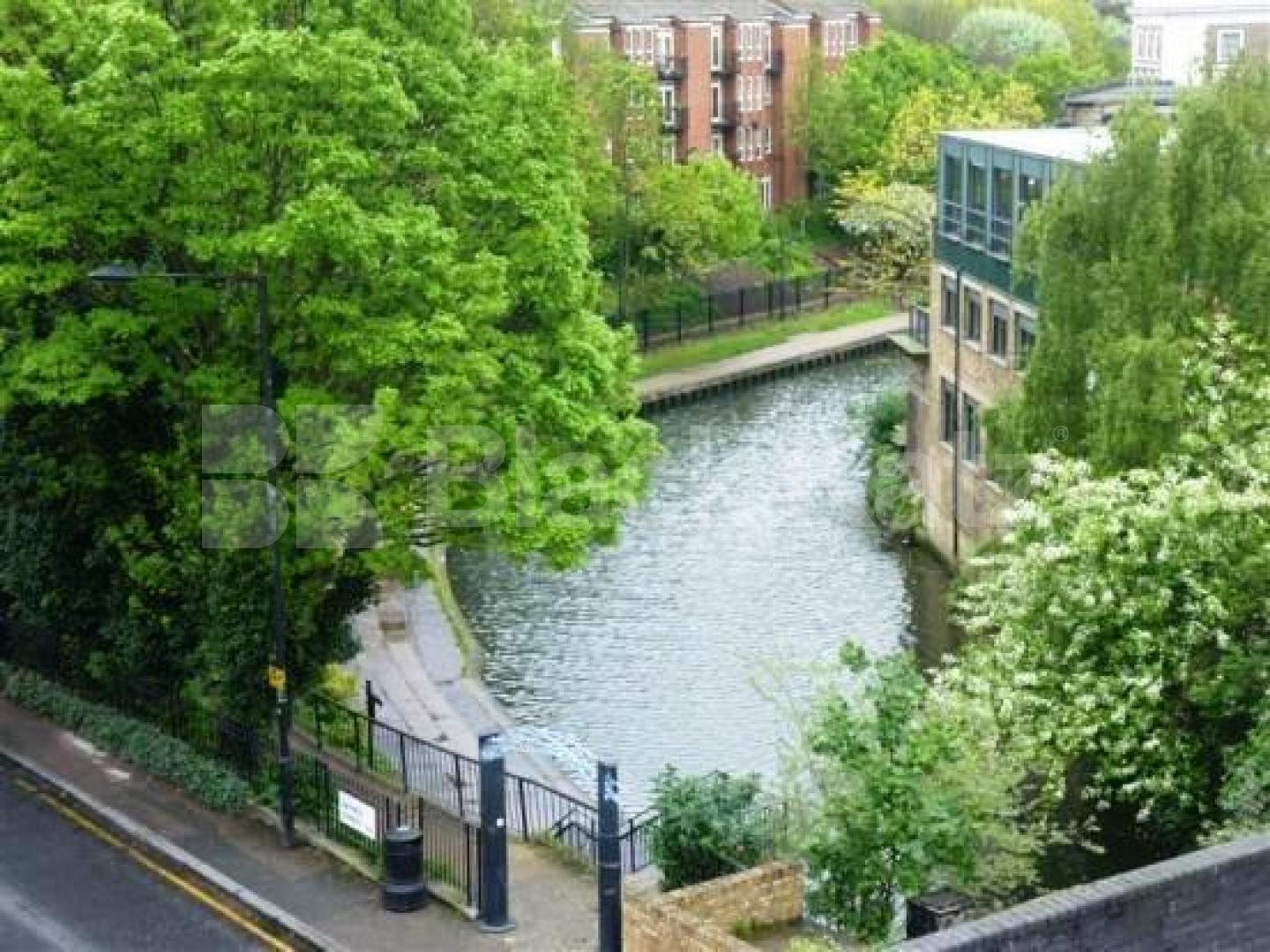 			NEW INSTRUCTION! 3BED 2 BATH!, 3 Bedroom, 1 bath, 1 reception Flat			 Royal College Street, CAMDEN