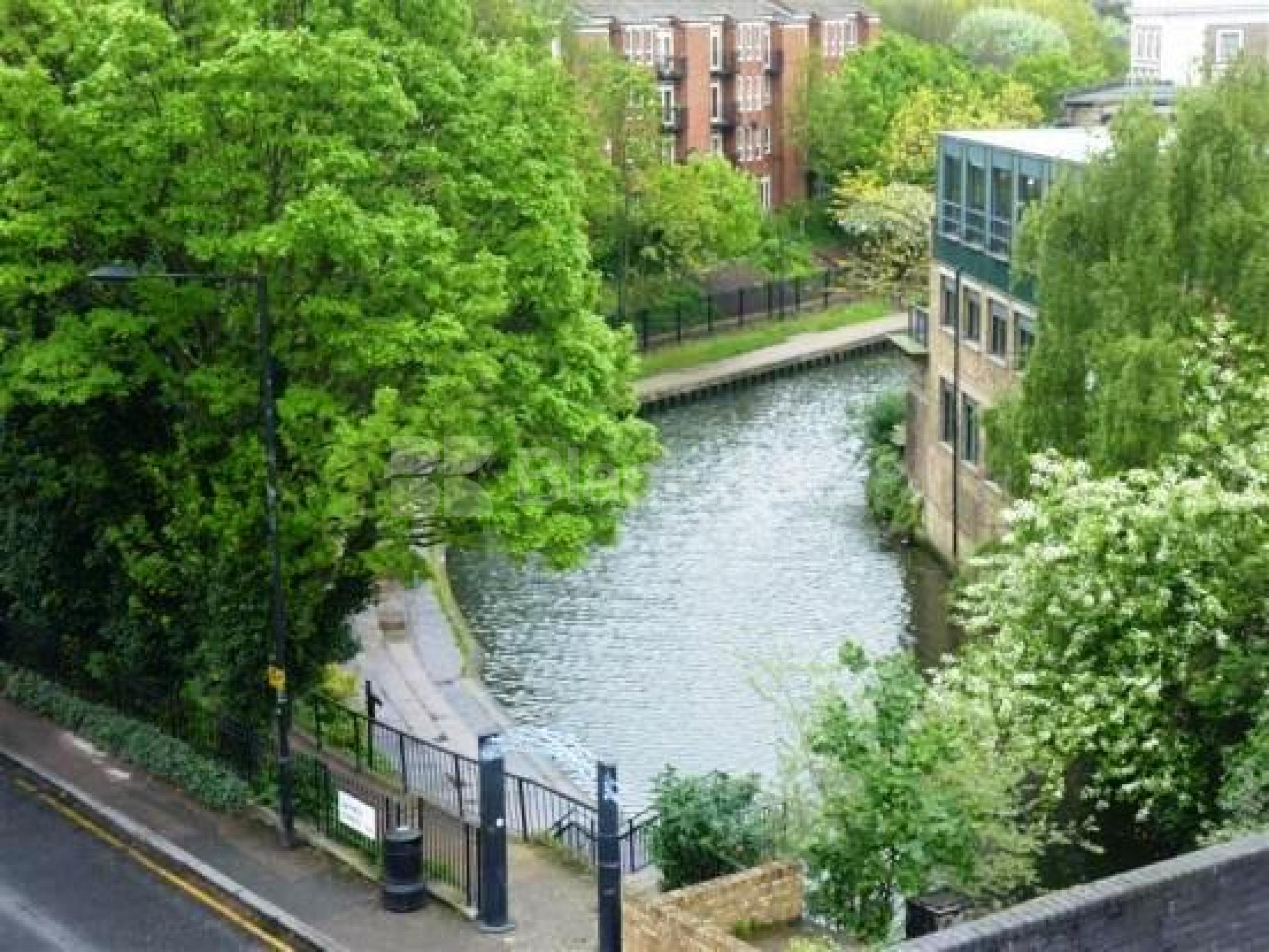 			NEW INSTRUCTION! 3BED 2 BATH!, 3 Bedroom, 1 bath, 1 reception Flat			 Royal College Street, CAMDEN NW1