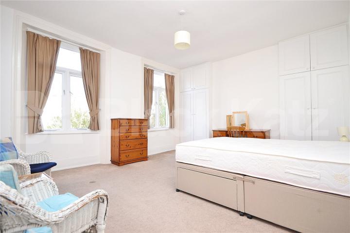 			NEW INSTRUCTION!, 2 Bedroom, 1 bath, 1 reception Flat			 Axminster Road, HOLLOWAY