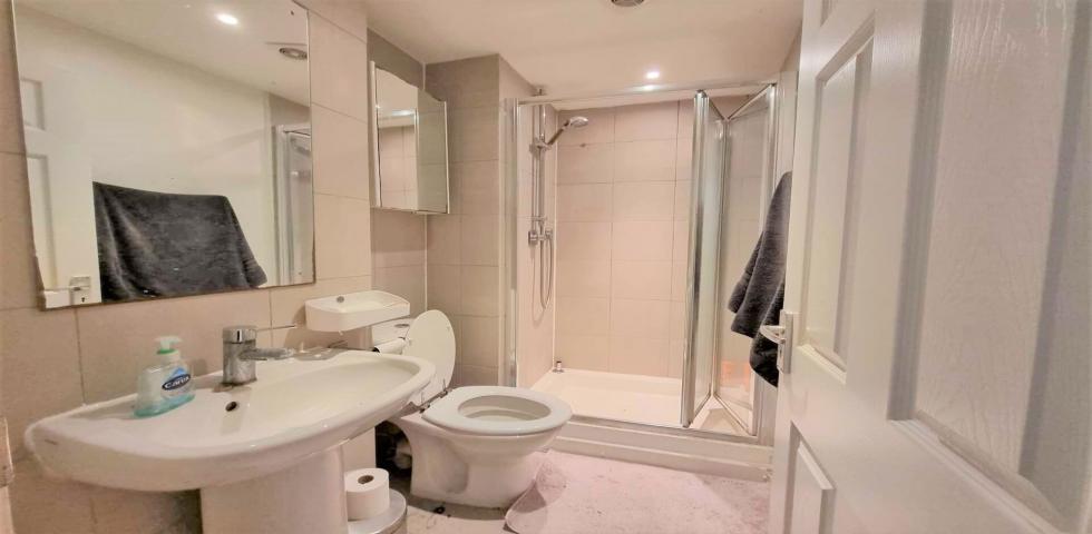 			3 Bedroom, 2 bath, 1 reception Flat			 Cotleigh Road, WEST HAMPSTEAD