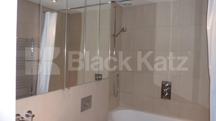 			FANTASTIC FLAT WITH PRIVATE TERRACE!, 1 Bedroom, 1 bath, 1 reception Flat			 All Saints Road, NOTTING HILL