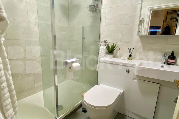 Stunning bright and airy apartment marrying period charm with modern living Alderney Street, Pimlico 