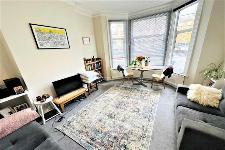 Modern and Central Apartment Purvess Road, Kensal Green