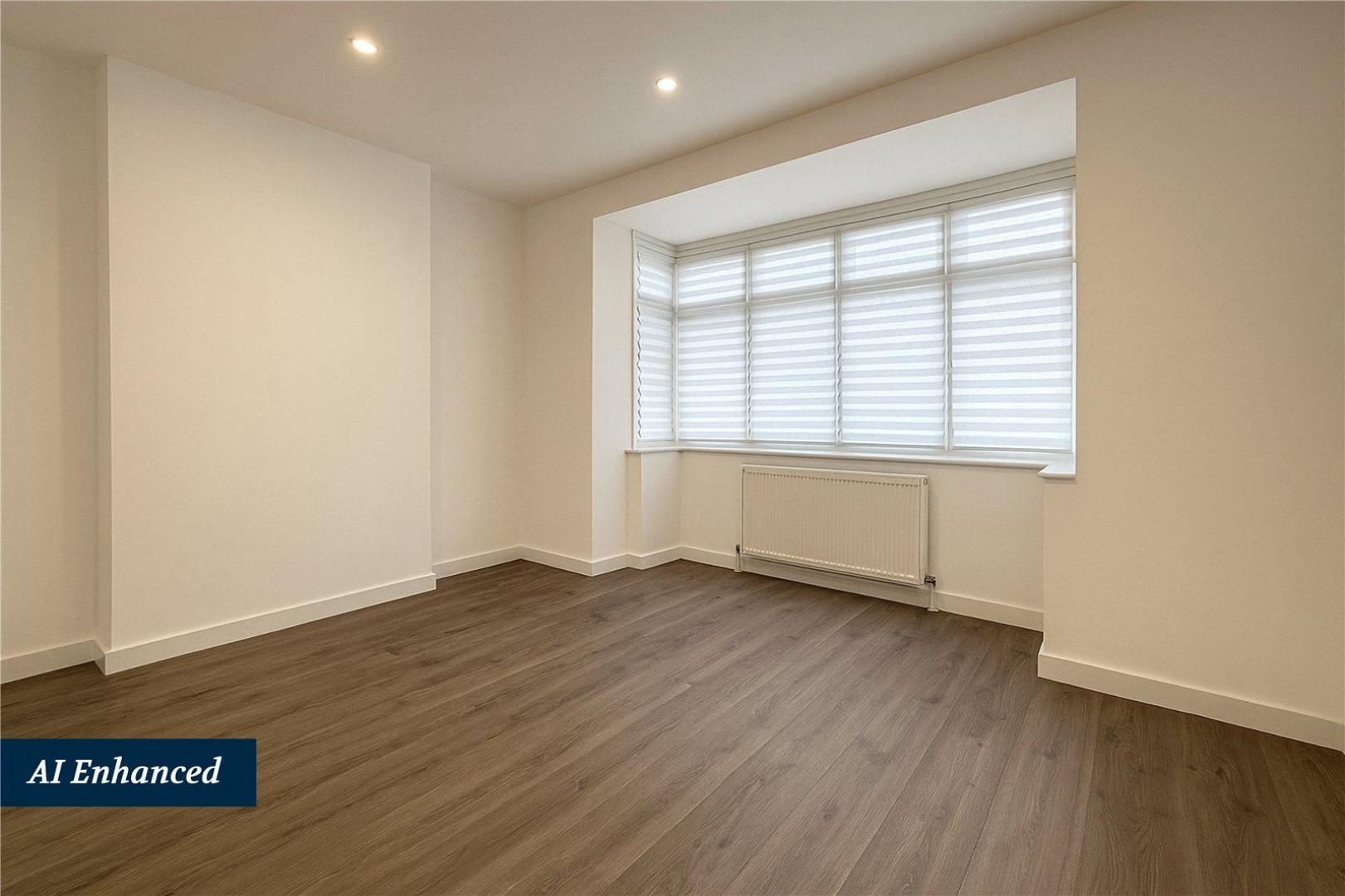 			4 Bedroom, 2 bath, 1 reception Flat			 Hendon Way, Cricklewood