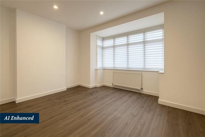 			4 Bedroom, 2 bath, 1 reception Flat			 Hendon Way, Cricklewood