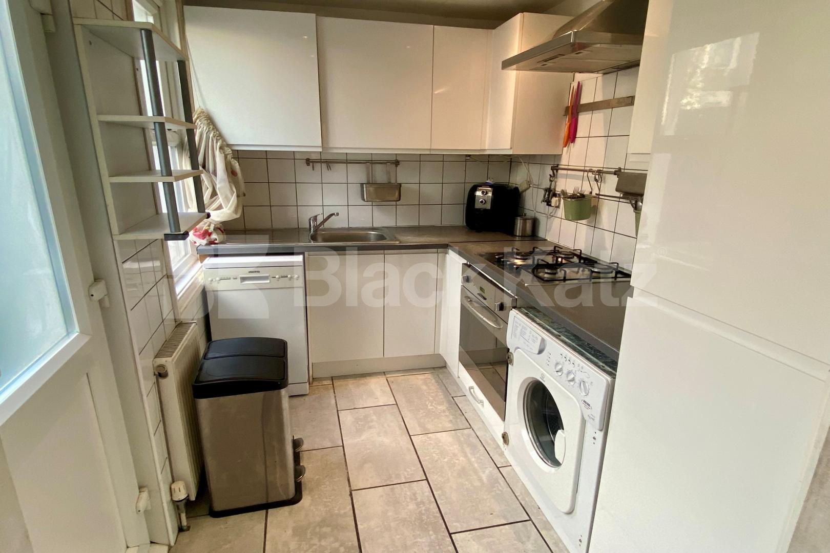 Flooded with natural light & offering 979 Sq Ft. of living & entertaining space Brading Road, Brixton