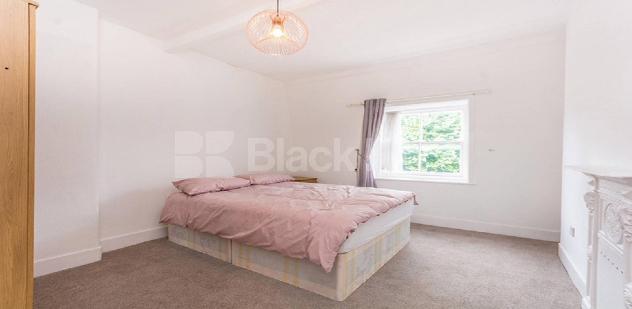 			2 Bedroom, 1 bath, 1 reception Flat			 Gilbert Street, Bond Street