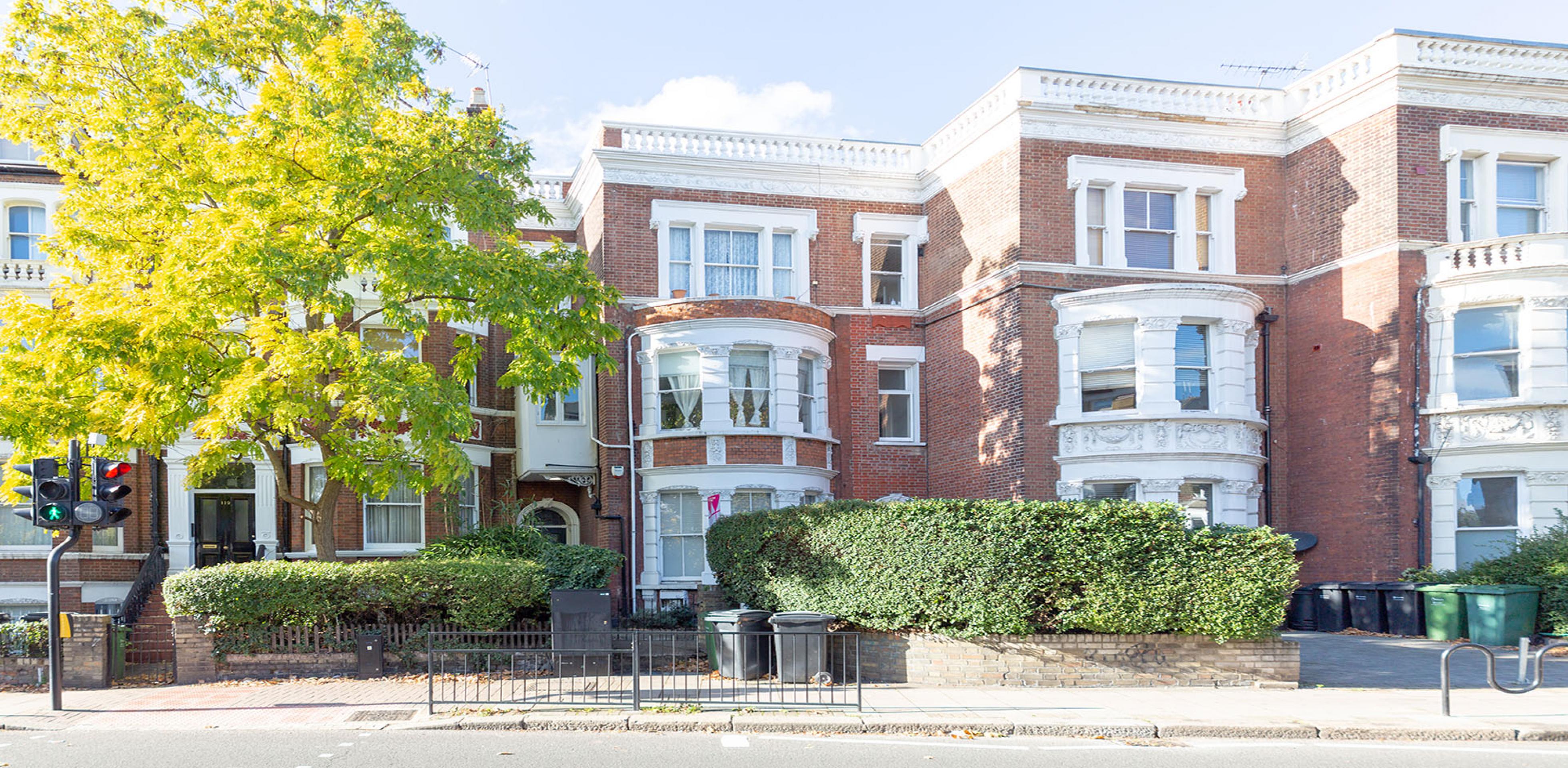 			WATER RATES INCLUDED, Studio Apartment, 1 bath, 1 reception Apartment			 West End Lane, WEST HAMPSTEAD NW6