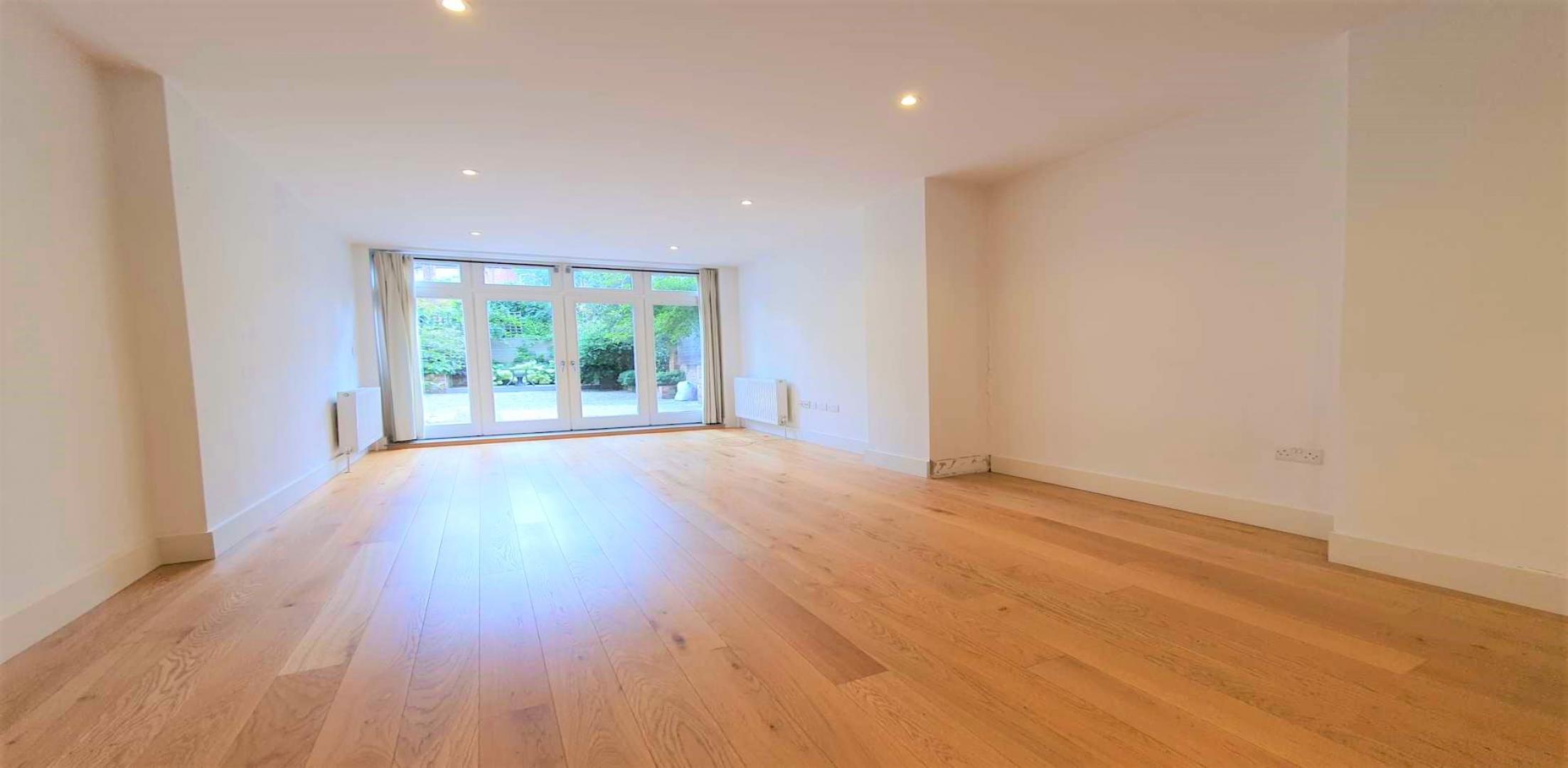 			2 Bedroom, 2 bath, 1 reception Flat			 Broadhurst Gardens, WEST HAMPSTEAD/FINCHLEY ROAD