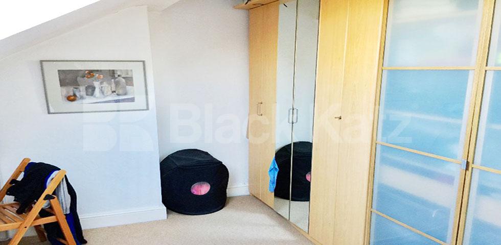 			MINUTES TO LITTLE VENICE!, 1 Bedroom, 1 bath, 1 reception Flat			 Lanhill Road, MAIDA VALE