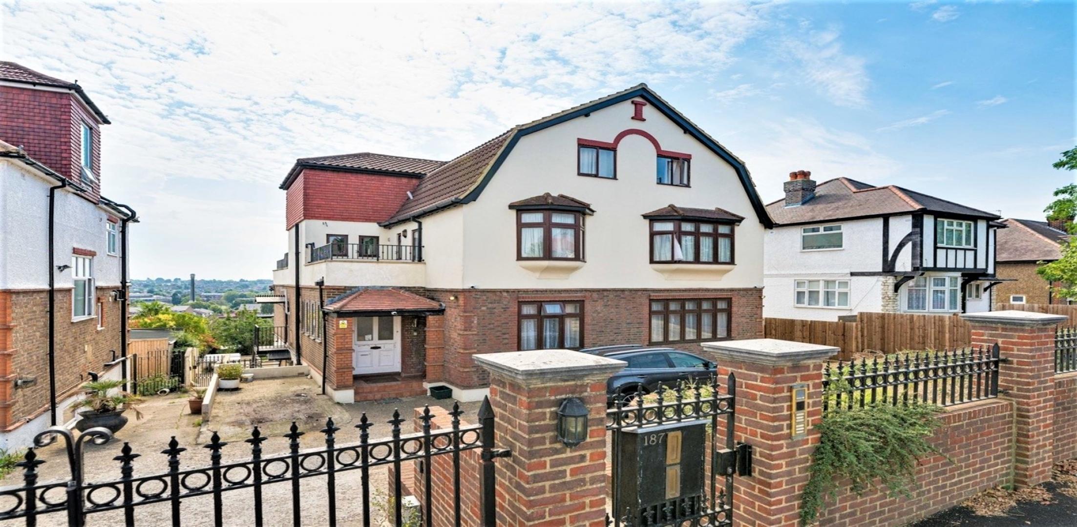 			1 Bedroom, 2 bath, 1 reception Flat			 Dollis Hill Lane, DOLLIS HILL