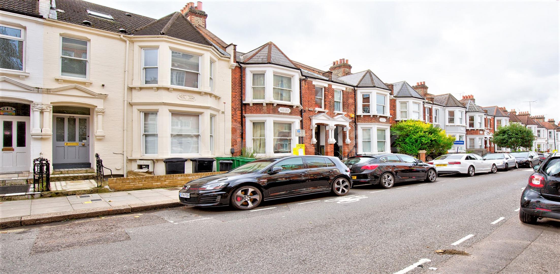 A well-presented self-contained studio located on the desirable Sumatra Road in NW6 Sumatra Road, London, NW6,  London