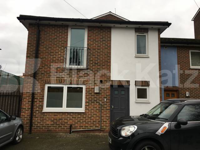 			UNDER OFFER , 3 Bedroom, 1 bath, 1 reception House			 Atwater Close, Brixton