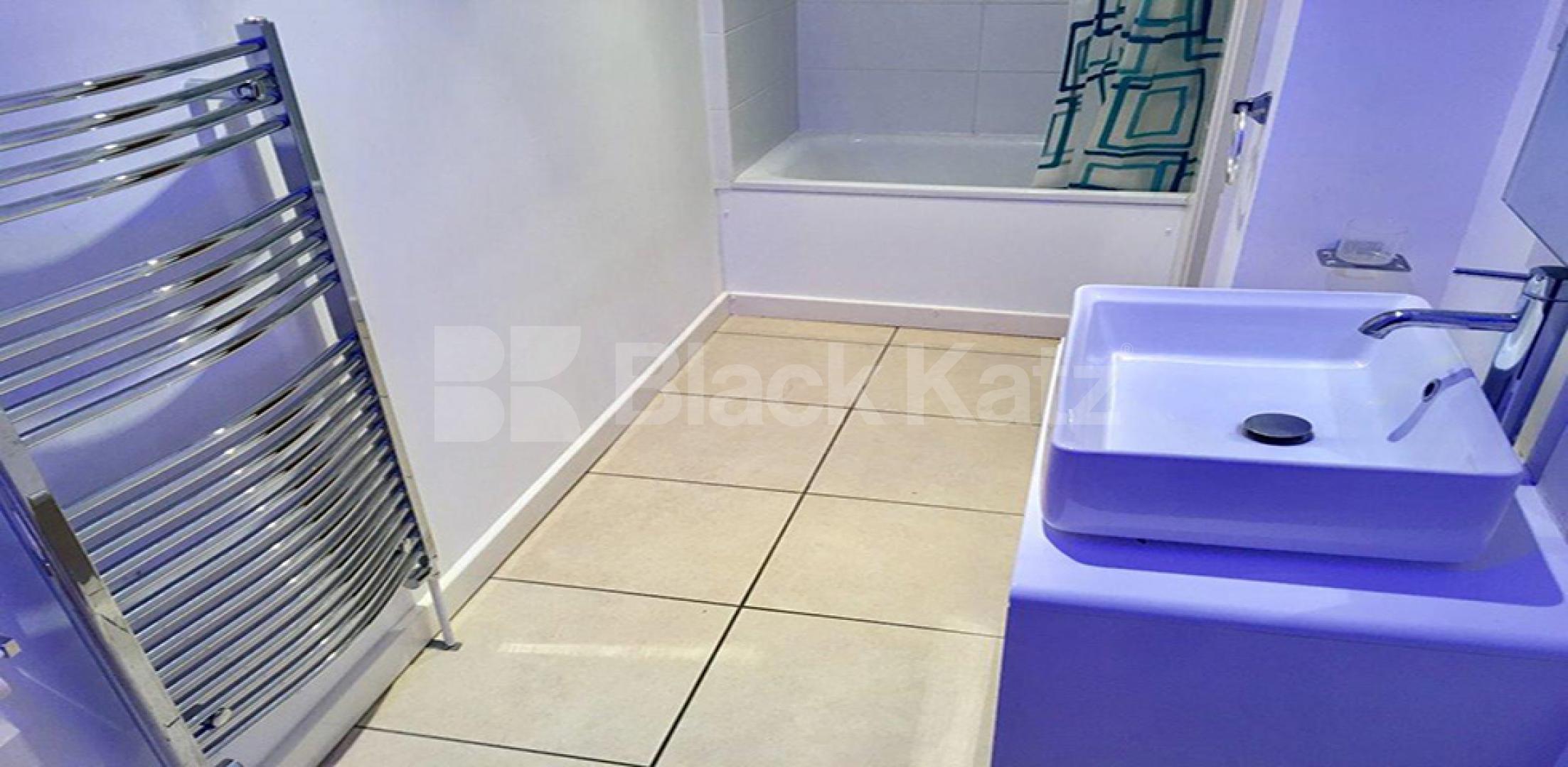 			NEW INSTRUCTION , 2 Bedroom, 1 bath, 1 reception Apartment			 Alfriston Road, Clapham 