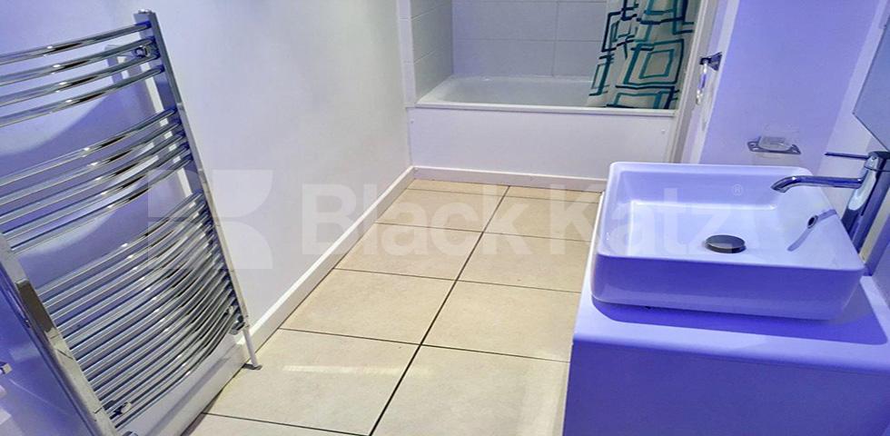 			NEW INSTRUCTION , 2 Bedroom, 1 bath, 1 reception Apartment			 Alfriston Road, Clapham 