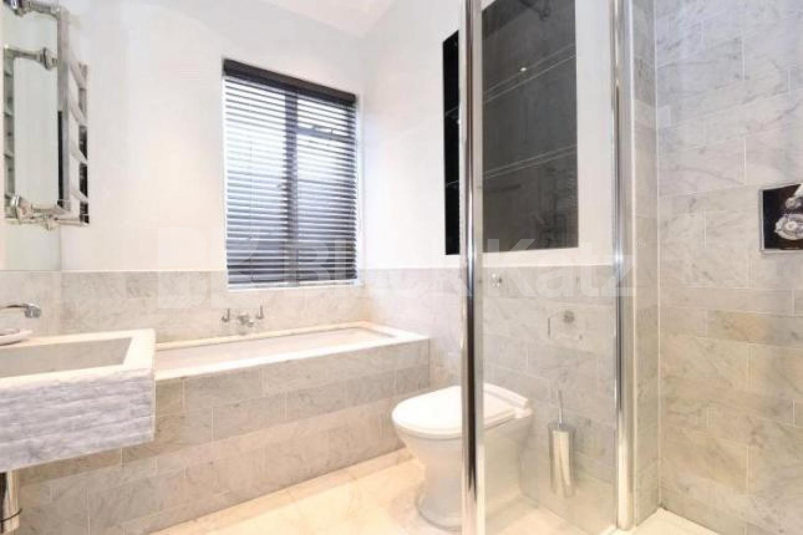 			NEW INSTRUCTION!, 2 Bedroom, 1 bath, 1 reception Apartment			 Myddelton Square, ANGEL