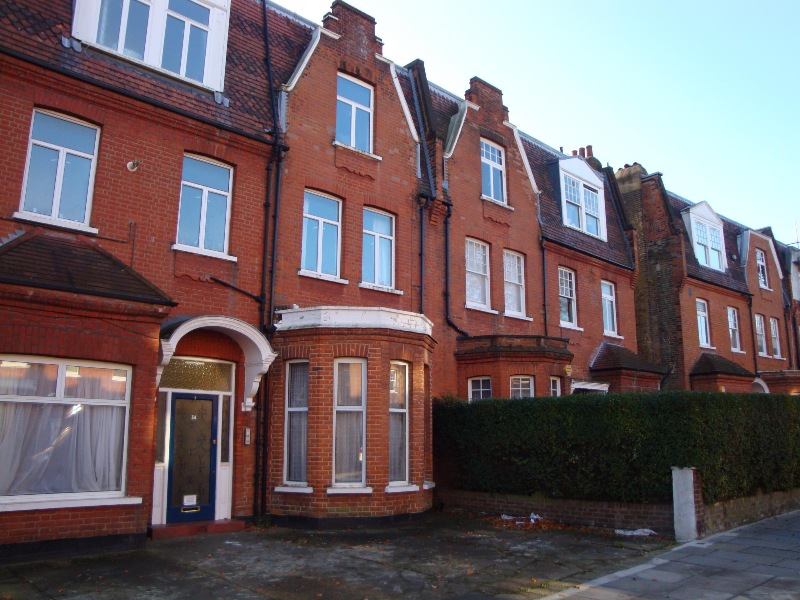 			3 Bedroom, 1 bath, 1 reception Flat			 Aberdare Gardens, WEST HAMPSTEAD NW6
