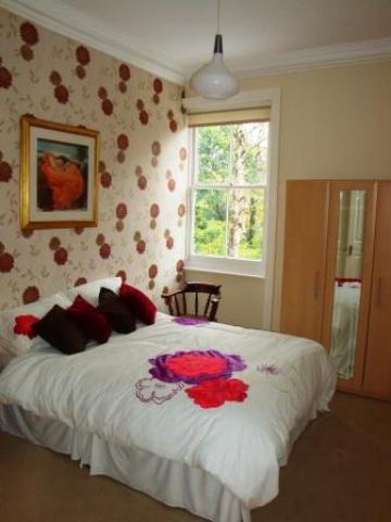 			3 Bedroom, 1 bath, 1 reception Flat			 Aberdare Gardens, WEST HAMPSTEAD