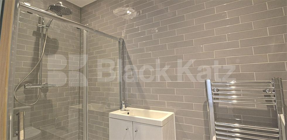 			3 Bedroom, 1 bath, 1 reception Flat			 Castellain Mansions, Castellain Road, Maida Vale