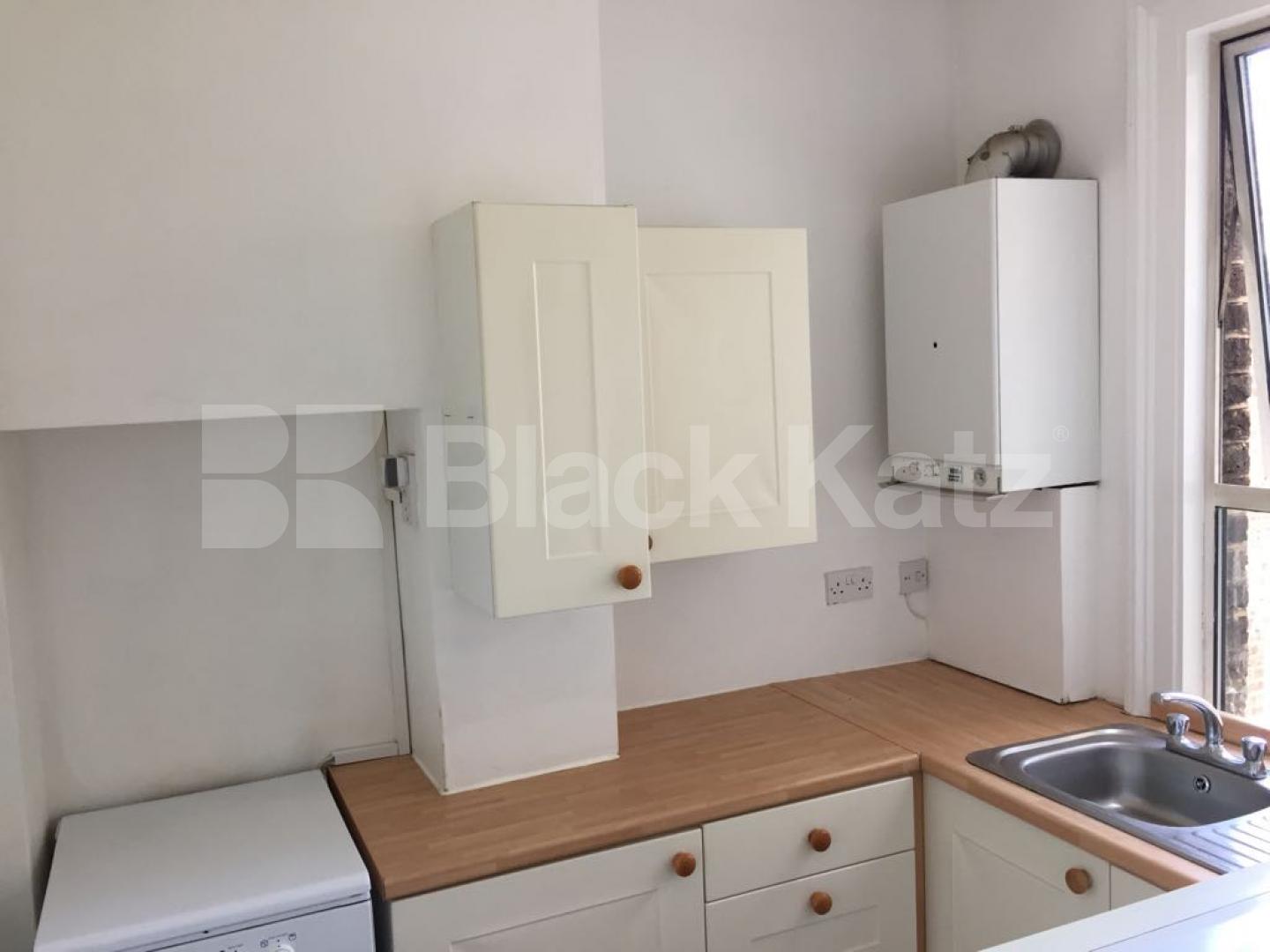 			New Instruction!, 1 Bedroom, 1 bath, 1 reception Flat			 Park Road , Crouch End