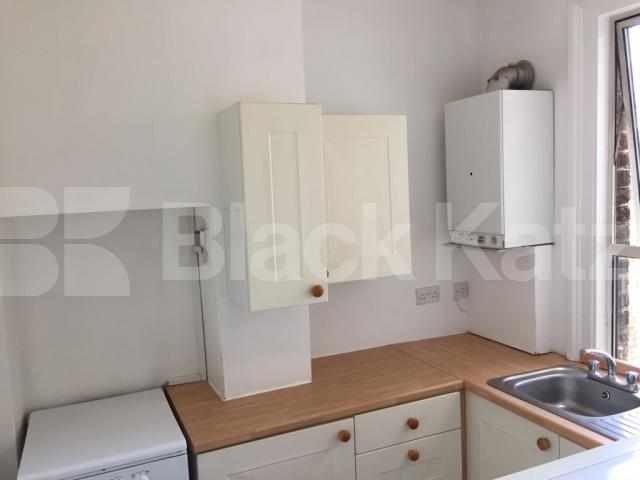 			New Instruction!, 1 Bedroom, 1 bath, 1 reception Flat			 Park Road , Crouch End