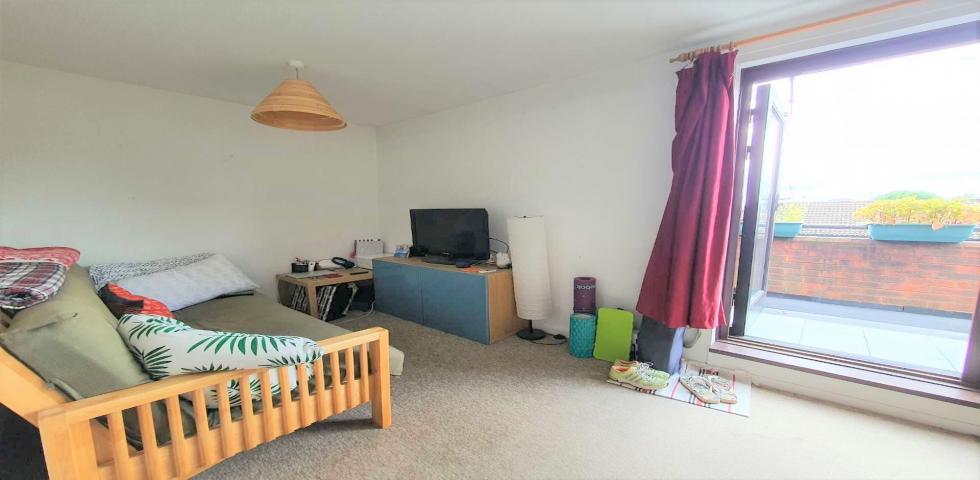 			1 Bedroom, 1 bath, 1 reception Flat			 Lymington Road, WEST HAMPSTEAD