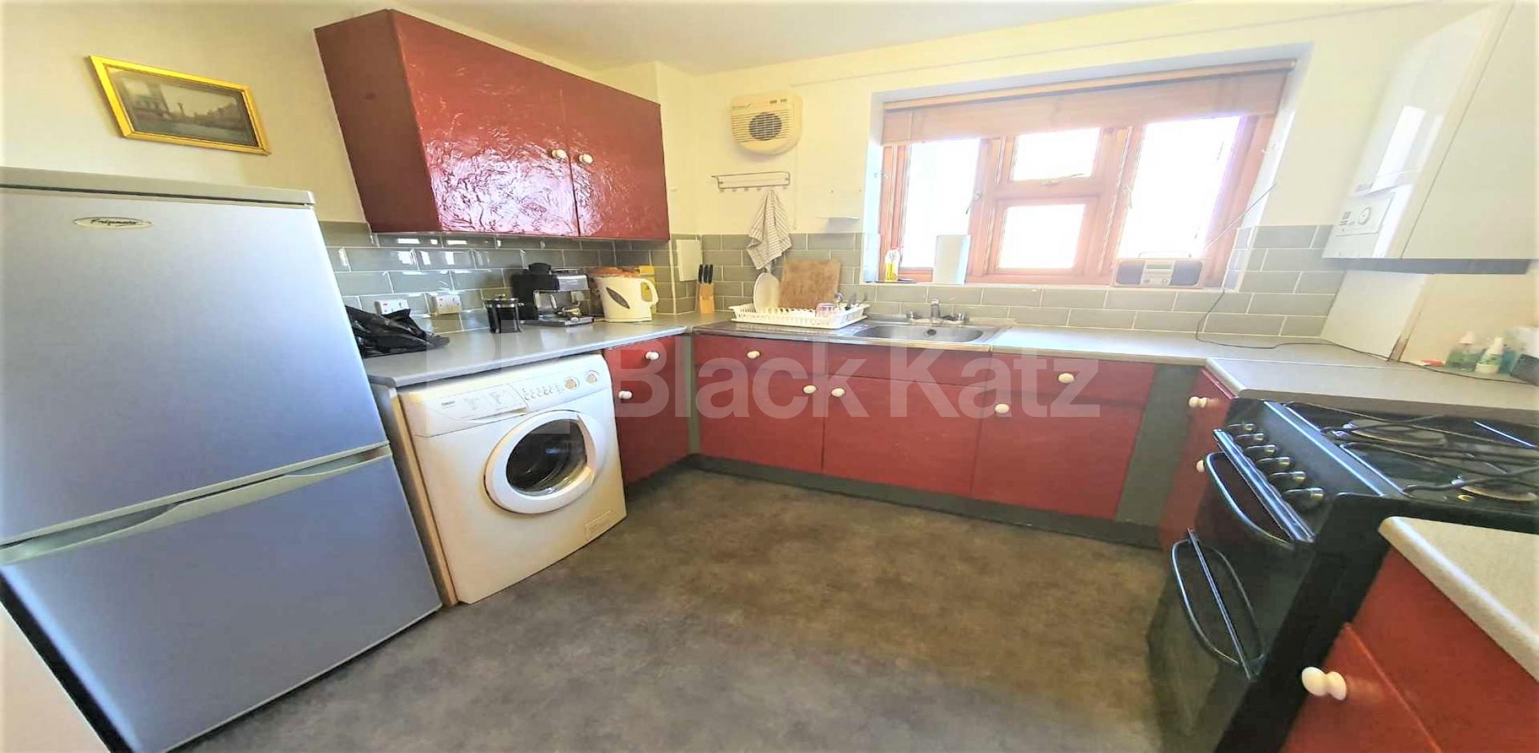 			1 Bedroom, 1 bath, 1 reception Flat			 Gainsborough Court, Lime Grove, Shepherds Bush