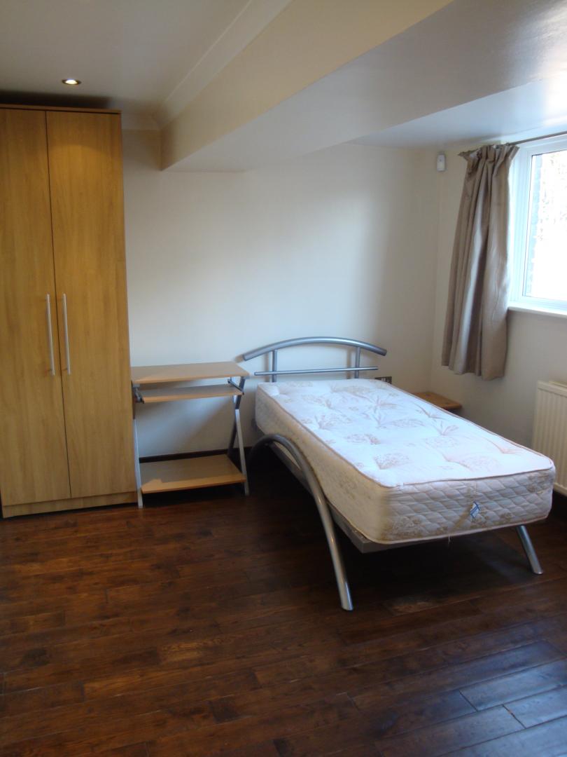 			NEW INSTRUCTION, 2 Bedroom, 1 bath, 1 reception Flat			 Adelaide Road, SWISS COTTAGE