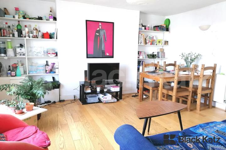 Charming two bedroom two bathroom flat with study room Hayter Road, Brixton Hill