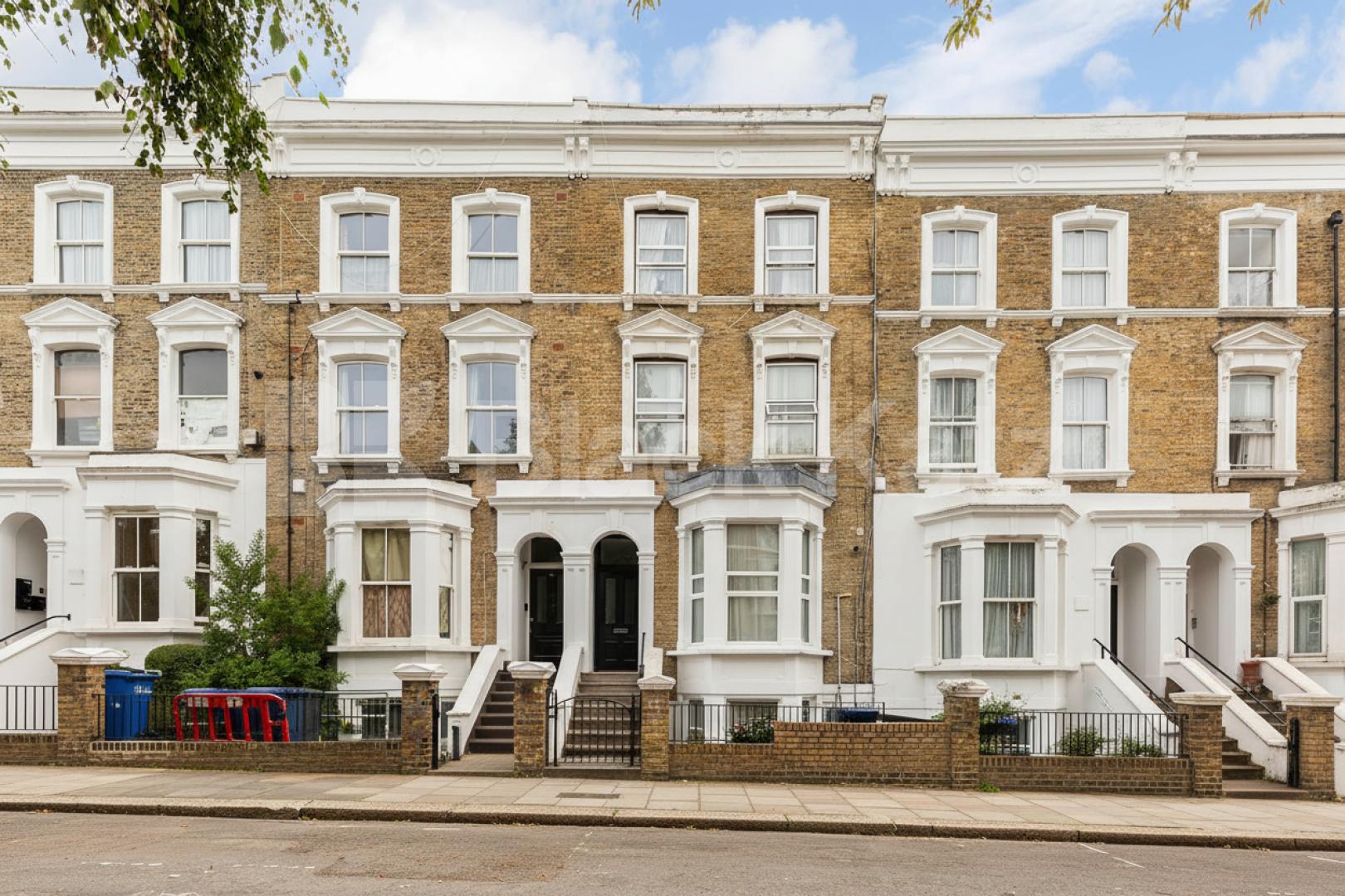 A beautifully presented two double bedroom apartment arranged on the second floor of an attractive period conversion, ideally located on Burlington Gardens, W3 Burlington Gardens, London, W3,  London