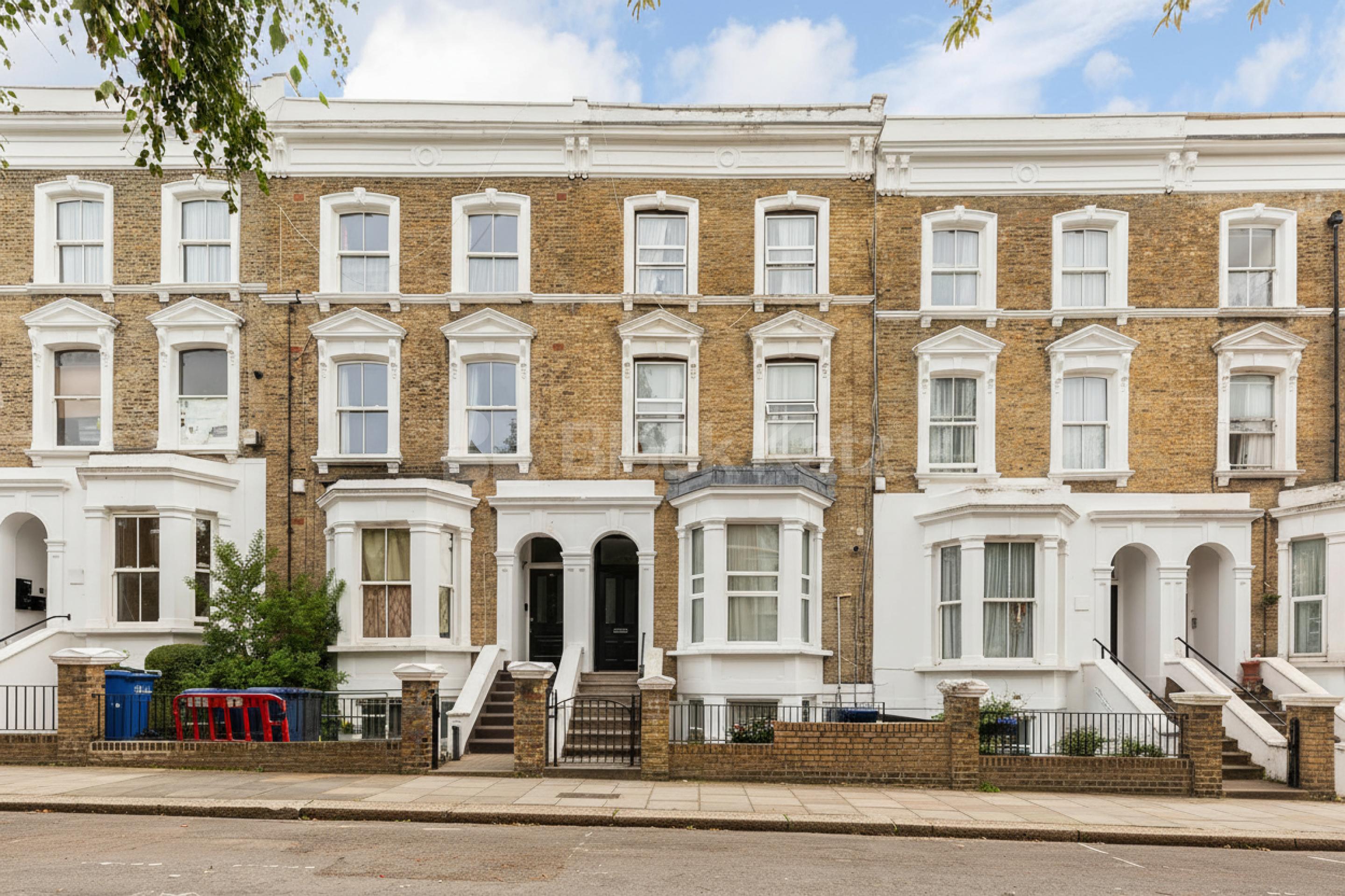 A beautifully presented two double bedroom apartment arranged on the second floor of an attractive period conversion, ideally located on Burlington Gardens, W3 Burlington Gardens, London, W3,  London W3