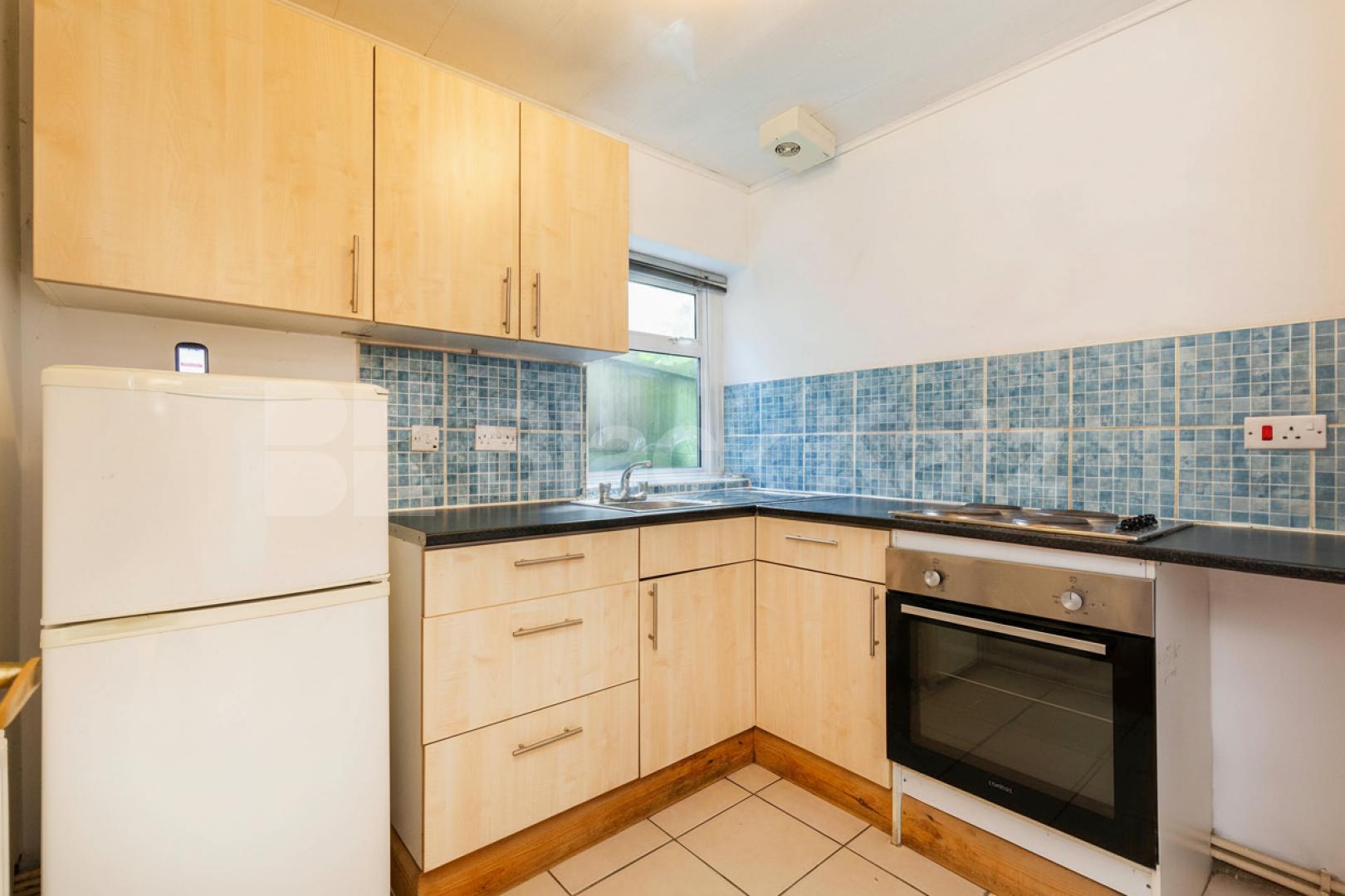 Council tax, Gas, heating and Water included Willesden Lane, Kilburn, NW2 (Council tax, Gas, Heating and Water Included),  London