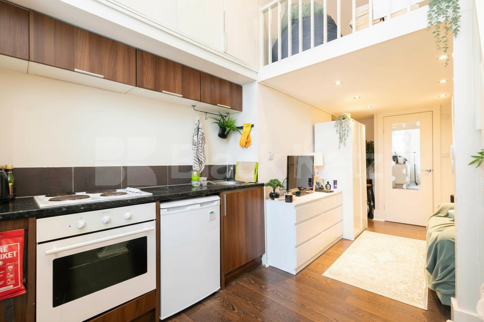 This spacious large studio is fully self-contained and comes furnished, making it move-in ready for your convenience Sutherland Avenue, London, W9,  London