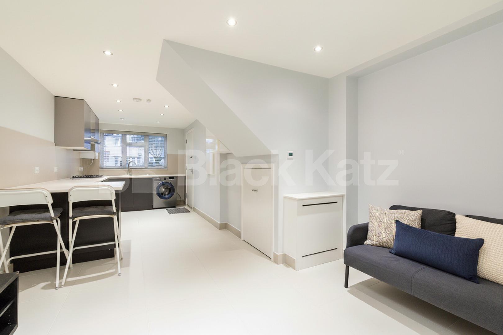 A spacious one bed a short walk from Dollis Hill Tube (JUBILEE LINE) Burnley Road, London, NW10,  London