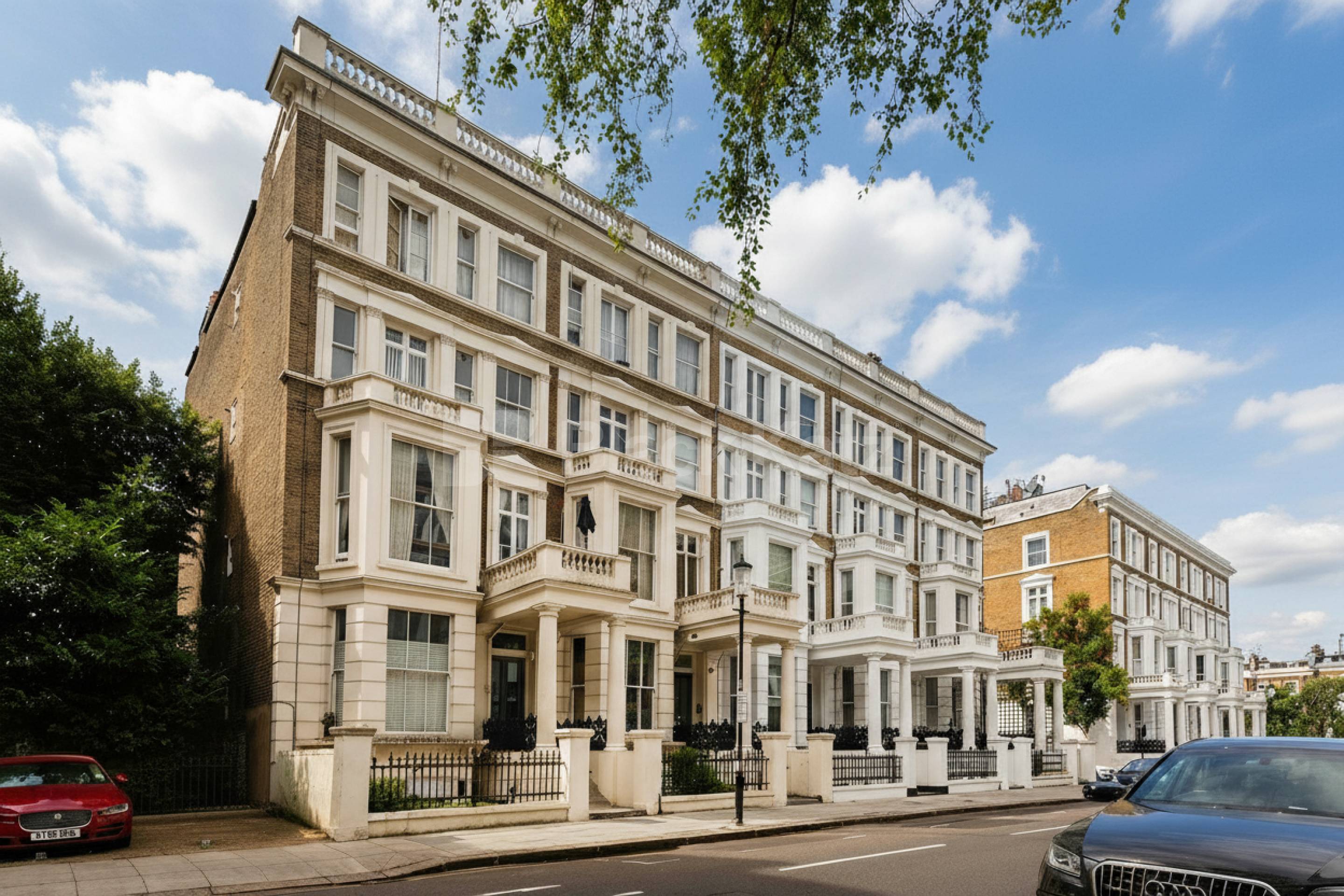 A beautifully presented and generously proportioned one-bedroom apartment set on the sought-after Nevern road, SW5.Recently renovated to a high standard, this large property offers a bright and spacious reception room, a well-appointed modern kitchen Nevern Road, London, SW5,  London SW5