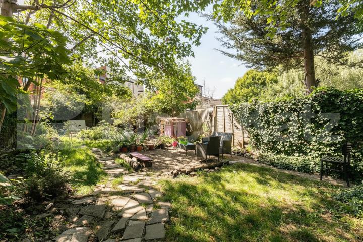 This stylish furnished one-bedroom apartment is ideally located on Staverton Road, just a short walk from Willesden Green’s shops, cafés, and transport links Staverton Road, London, NW2,  London