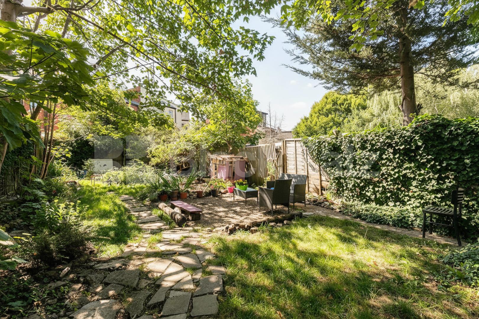 This stylish furnished one-bedroom apartment is ideally located on Staverton Road, just a short walk from Willesden Green’s shops, cafés, and transport links Staverton Road, London, NW2,  London