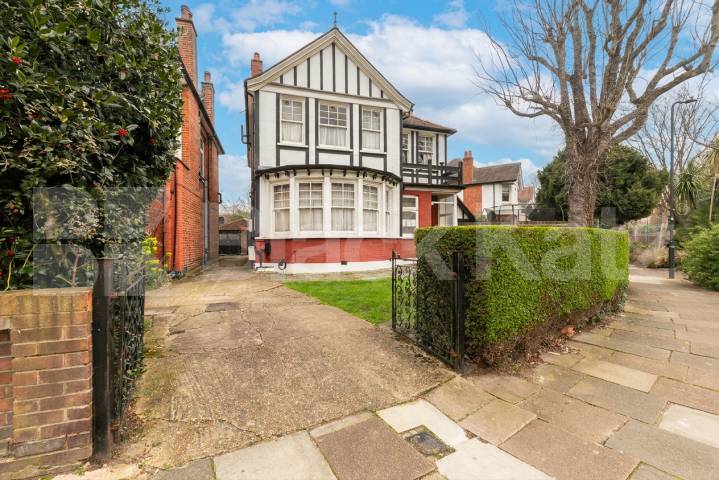 Dartmouth Road, Kilburn, NW2 (Inclusive of water),  London