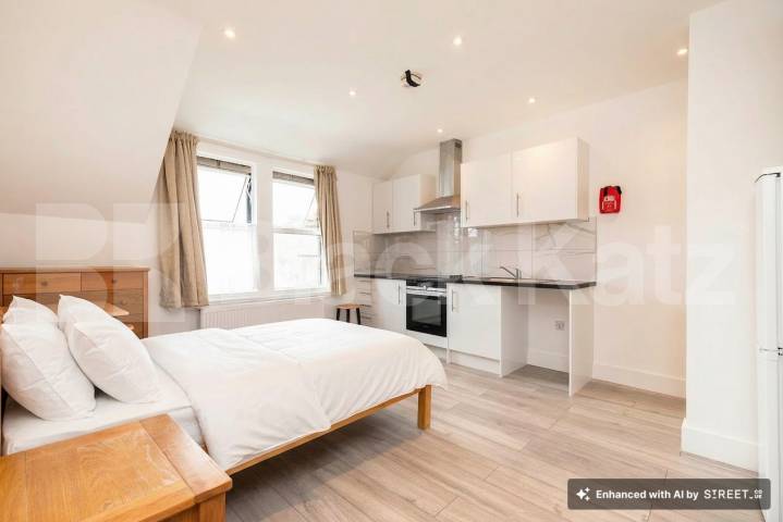 Council tax, Gas + Water included, a lovely bright studio in Kilburn that has been recently refurbished to a high standard Callcott Road, Kilburn, NW6 (Council tax, Gas and Water Included),  London