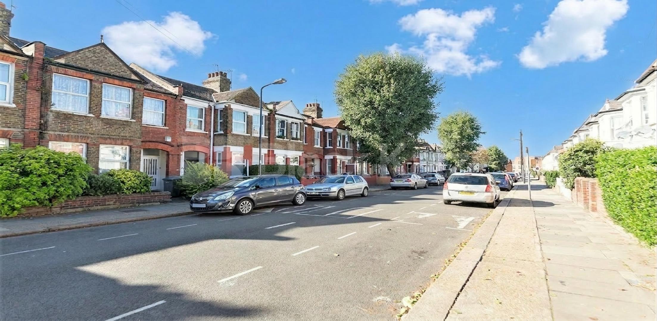 Spacious and well-presented three-bedroom flat located on the sought-after Chapter Road, NW2 Chapter Road, London, NW2,  London