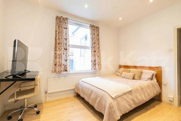 COUNCIL TAX, GAS and WATER INCLUDED Black Katz are pleased to offer for rent this newly refurbished studio flat on the ground floor of a period conversion in the Kilburn / Queens Park area Callcott Road, Kilburn, NW6 (council tax, gas and water inlcuded),  London