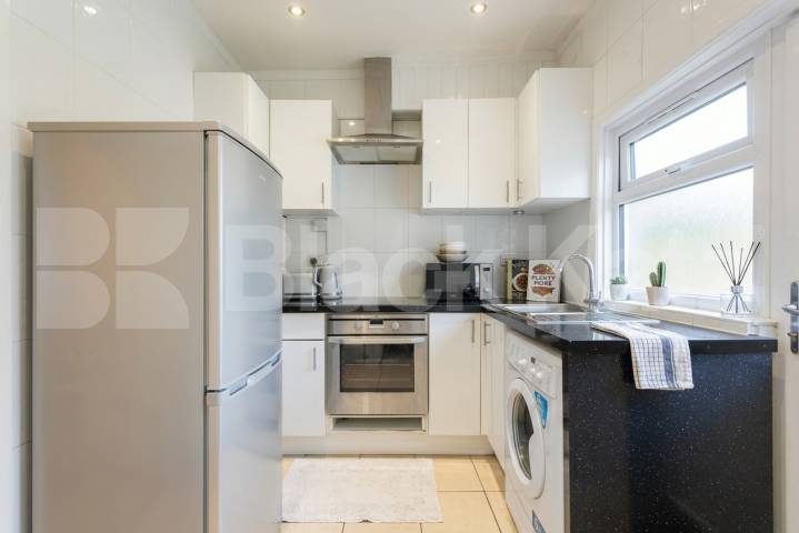 COUNCIL TAX, GAS and WATER INCLUDED Black Katz are pleased to offer for rent this newly refurbished studio flat on the ground floor of a period conversion in the Kilburn / Queens Park area Callcott Road, Kilburn, NW6 (council tax, gas and water inlcuded),  London